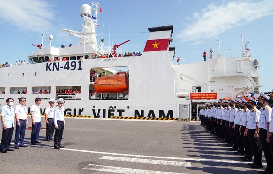Kỷ niệm 67 năm truyền thống Hải quân nhân dân Việt Nam: Không để Tổ quốc bị 'bất ngờ' từ hướng biển ảnh 4