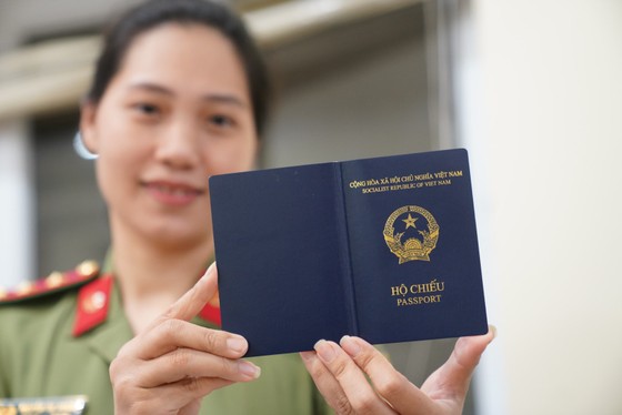 Mẫu hộ chiếu mới có gì khác so với hộ chiếu cũ? ảnh 13
