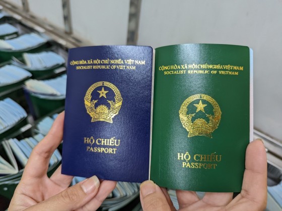 Mẫu hộ chiếu mới có gì khác so với hộ chiếu cũ? ảnh 1