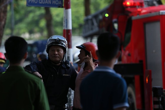 Bộ Công an thông tin về vụ cháy khiến 3 chiến sĩ cảnh sát hy sinh ở quận Cầu Giấy ảnh 9