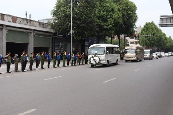Người thân, bạn bè, đồng đội tiếc thương 3 cán bộ, chiến sĩ cảnh sát hy sinh khi làm nhiệm vụ ảnh 13