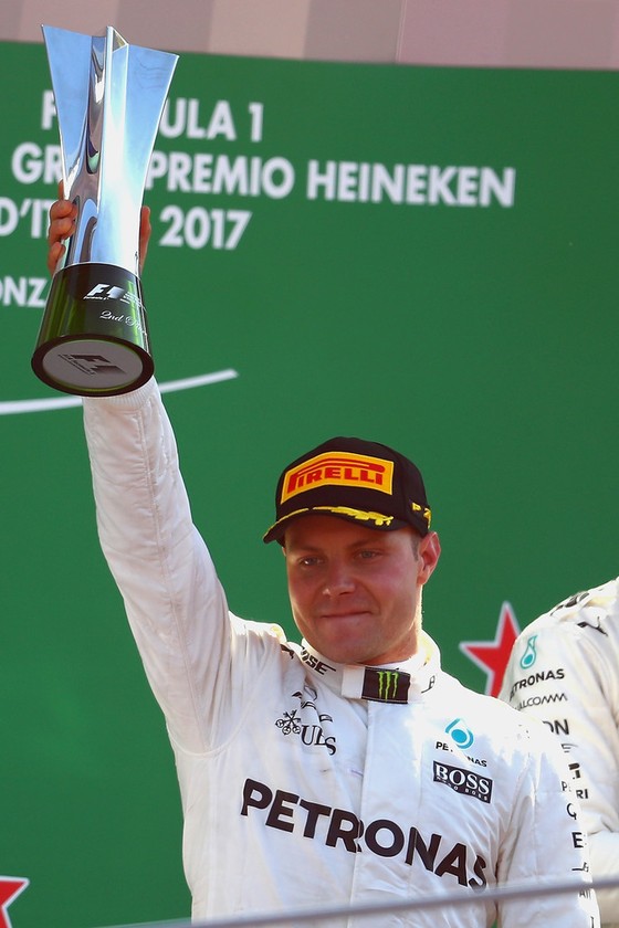 Đua xe F1: Bottas sẽ ở lại với Mercedes thêm 1 năm nữa ảnh 1