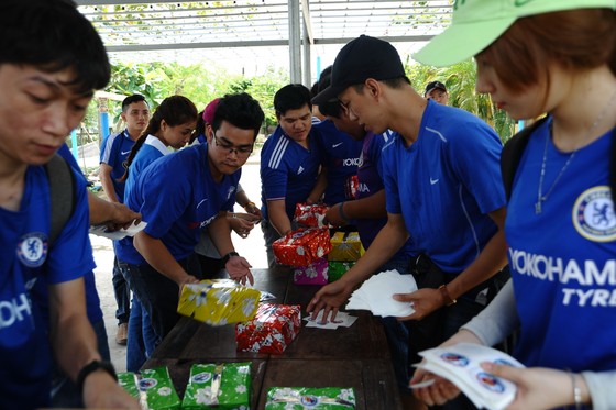 Fan Chelsea ở TPHCM và chương trình thiện nguyện ý nghĩa “Thắp sáng lửa Xanh” ảnh 3