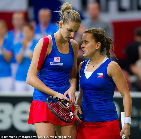 Strycova (phải) và Pliskova trong màu áo tuyển Fed Cup của CH Séc