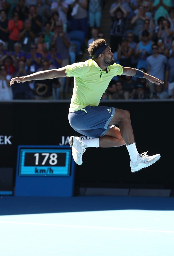 Australian Open 2018: Nadal chật vật thắng Mayer, Wozniacki thoát hiểm ảnh 2