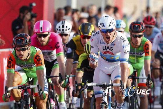Xe đạp: Cavendish lại “ngã ngựa” và chấn thương, lần này là ở Abu Dhabi ảnh 3