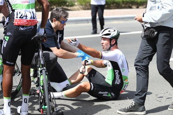 Xe đạp: Cavendish lại “ngã ngựa” và chấn thương, lần này là ở Abu Dhabi ảnh 1