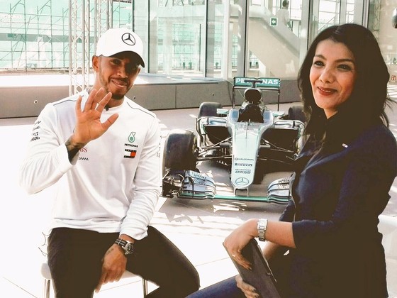 Lewis Hamilton mới gửi lời nhắn nhủ đến Max Verstappen