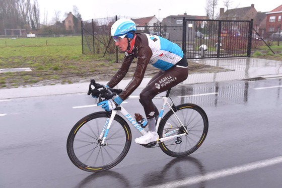 Xe đạp: Ám ảnh với đường đua Dwars door Vlaanderen ảnh 2