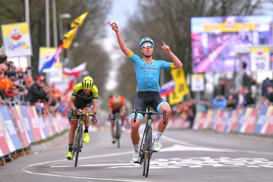 Xe đạp: Astana thắng tiếp ở Tour of the Alpes, Froome chỉ về đích thứ 4 ảnh 2