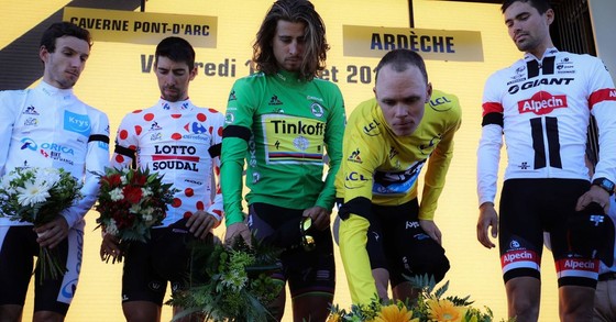 Dumoulin và Froome (từ phải qua) ở Tour de France 2017