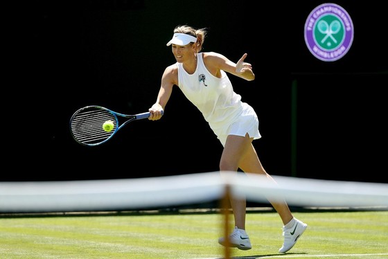 Khoảnh khắc cuối tuần: Federer chơi đùa với 2 con trai sinh đôi, Wozniacki lên ngôi ở Eastbourne ảnh 6