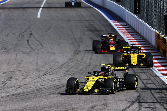 Đua xe F1: Sau ngôi vô địch ở Sochi, Hamilton đề xuất… đảo chiều đường đua ảnh 4