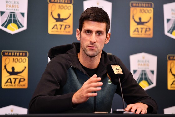 Novak Djokovic trong buổi họp báo trước giải