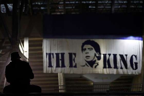 Thành Naples và CLB Napoli tiễn đưa Diego Maradona bằng sự kiện tưởng niệm đầy xúc động ảnh 18