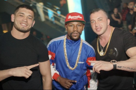 Makhmud Muradov: Ngôi sao mới nổi của UFC có thể hình 8 múi, là bạn thân của “Money” Mayweather ảnh 4