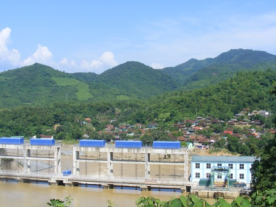 Sống thấp thỏm bên lòng hồ thủy điện ảnh 1