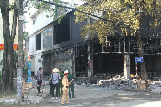 Cháy phòng trà ở Nghệ An, 6 người thiệt mạng ảnh 2