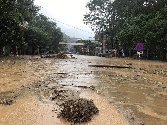 Lũ quét kinh hoàng qua Kỳ Sơn (Nghệ An) gây thiệt hại nặng, 1 cháu bé bị cuốn tử vong ảnh 1