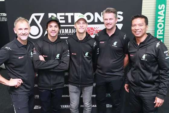 Đua xe mô tô: Petronas Yamaha SRT ra mắt dàn áo xe đua cực chất ảnh 3