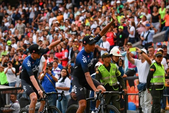 Xe đạp: Chris Froome choáng ngợp với sự tiếp đón ở Tour Colombia ảnh 3