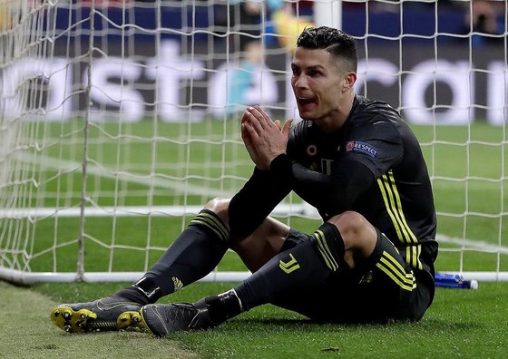 Ronaldo thất vọng sau trận thua quá rõ ràng của Juventus