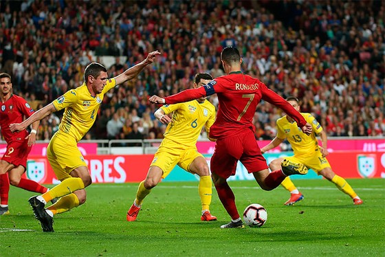Bồ Đào Nha – Ucraina 0-0: Ronaldo giận dữ rời sân, Shevchenko hài lòng ảnh 1