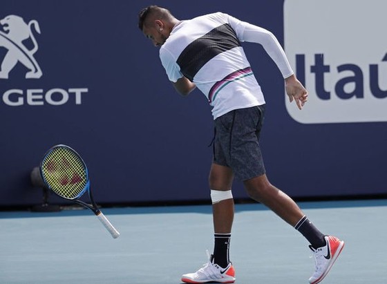 Miami Open: Djokovic lại bất ngờ bị loại, “dân chơi” Kyrgios cũng rời cuộc chơi ảnh 2