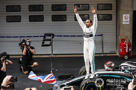 Đua xe F1: Hamilton giành chiến thắng thứ 75 ở chặng đua thứ 1.000 ảnh 3