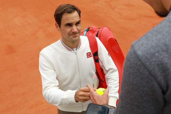 Roger Federer: Xúc động quay trở lại Roland Garros lần đầu tiên sau 4 năm ảnh 9