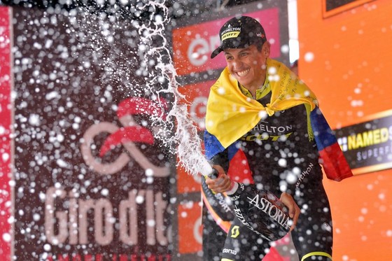 Giro d’Italia: Chaves “can trường” quay trở lại đầy ấn tượng ảnh 4