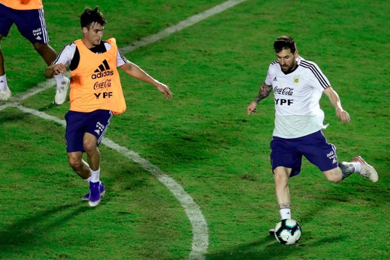 Argentina - Colombia: Ông Scaloni sẽ chơi với “mũi đinh ba” Messi - Aguero - Di Maria ảnh 3
