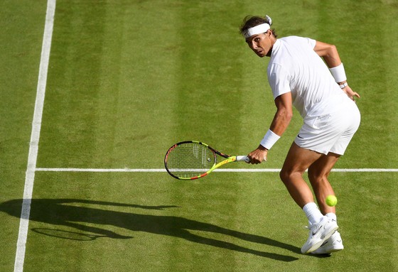 Wimbledon: Federer thua ván đầu tiên, Kyrgios thua 1 ván 0-6, còn Thiem thua cả trận đấu ảnh 4
