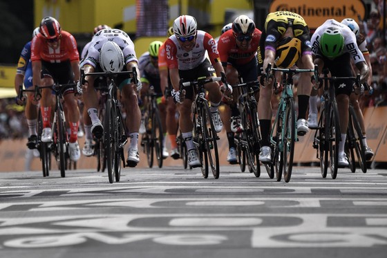Tour de France: Teunissen đoạt chiến thắng ngay trước mặt Sagan ở chặng đua ngã xe hỗn loạn ảnh 2