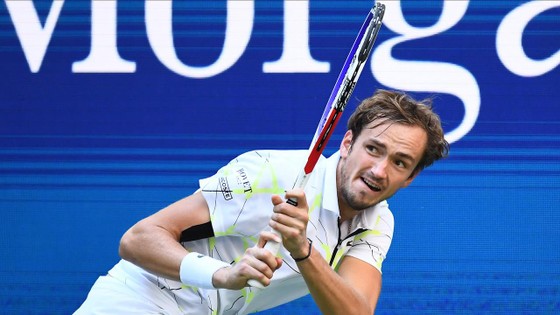 US Open: Dimitrov bất ngờ loại Federer, sẽ đấu với “Kẻ thù của nước Mỹ” - Medvedev ở bán kết ảnh 3