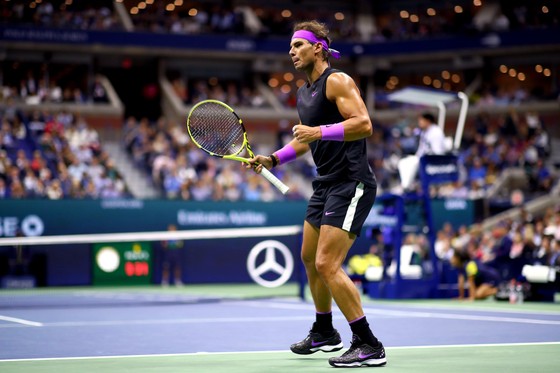 US Open: “Tâm ma” của “Kẻ thù nước Mỹ” Medvedev, “Tôi yêu nước Mỹ” và đại chiến chung kết với Nadal ảnh 1
