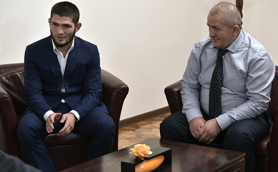 UFC: Tổng thống Putin triệu kiến “Đại bàng Nga” Khabib, khen đòn siết cổ kinh điển ảnh 4
