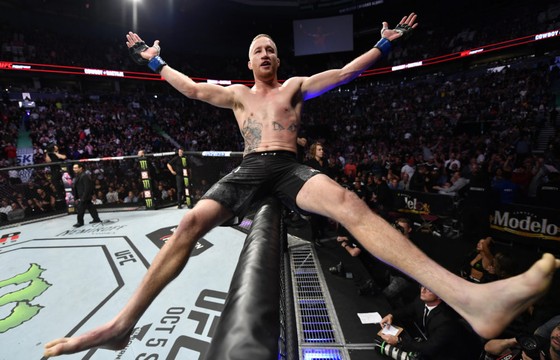 UFC: Hạ gục “Cao bồi” Cerrone, Gaethje gọi McGregor là “gã giải nghệ”, đòi đấu Khabib hoặc Ferguson ảnh 7