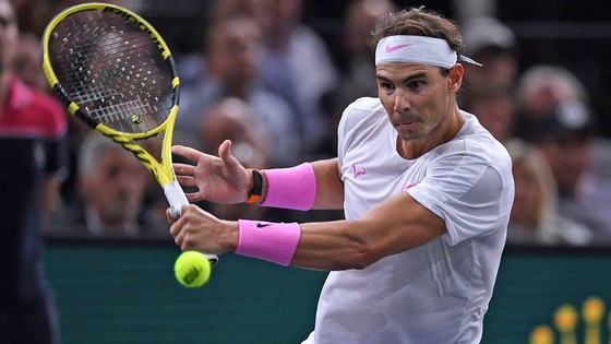 Paris Masters: Djokovic và Nadal tiếp tục chạy đua ngôi số 1 cuối mùa ảnh 1