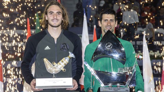 Sau khi trấn áp Tsitsipas, Djokovic đăng quang ở Dubai