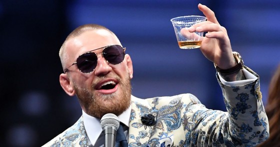 “Gã điên Ailen” Conor McGregor: Muốn mua MU, nhưng tổng tài sản 252 triệu USD chưa đủ có 10% cổ phần ảnh 4