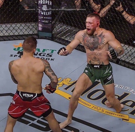UFC 264: “Gã điên Ailen” Conor McGregor gãy mắt cá vì đặt sai chân trụ, Dustin Poirier thắng KO kỹ thuật  ảnh 1