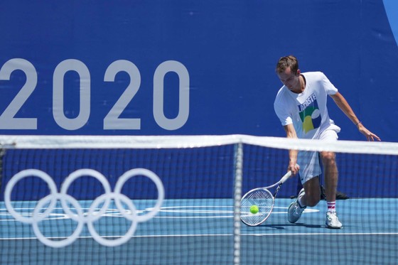 Ngày mai, Novak Djokovic xung trận săn “Golden Slam” còn Medvedev đấu Bublik ảnh 4