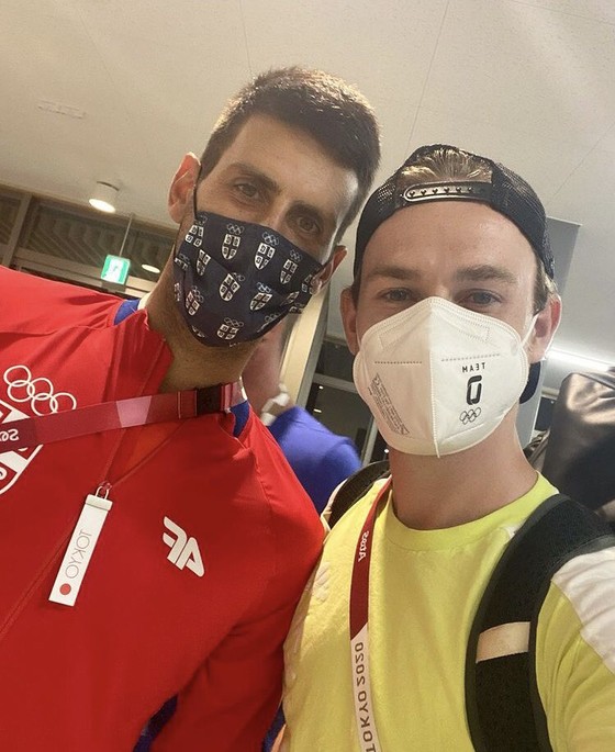 Novak Djokovic: Ngôi sao nổi tiếng số 1 ở Olympic, ai cũng muốn xin chữ ký và chụp hình ảnh 2