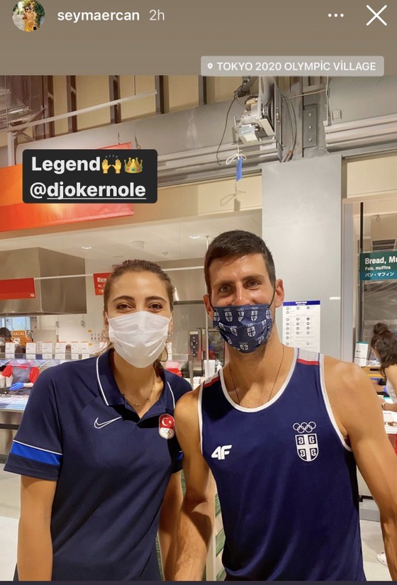 Novak Djokovic: Ngôi sao nổi tiếng số 1 ở Olympic, ai cũng muốn xin chữ ký và chụp hình ảnh 6