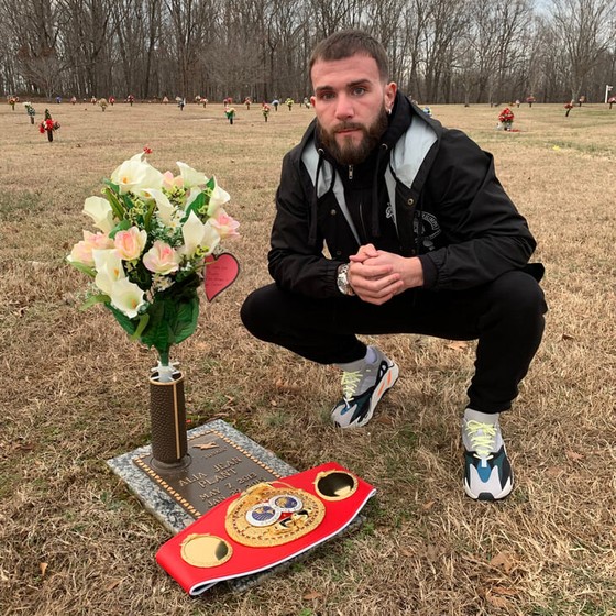 “Diệu thủ tiên sinh” Caleb Plant: Sống sót sau cái chết của con gái, đứng dậy giữ lời hứa của người cha ảnh 3