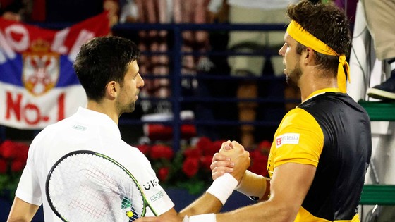 Daniil Medvedev trở thành “Nhà Vua mới” của ATP, Novak Djokovic đành phải chúc mừng ảnh 1