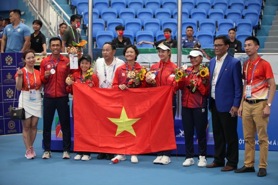 Đội tuyển quần vợt nữ Việt Nam nhận HCB