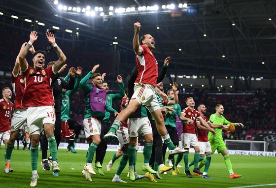 Niềm vui chiến thắng của tuyển Hungary