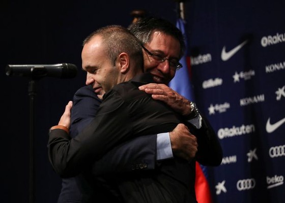 Iniesta hạnh phúc với bản hợp đồng “suốt đời” ở Barca. ảnh 1